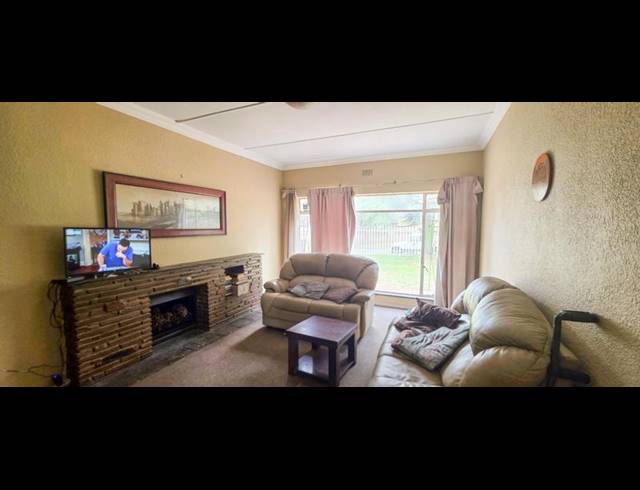 4 BEDROOM HOUSE FOR SALE IN ELSPARK